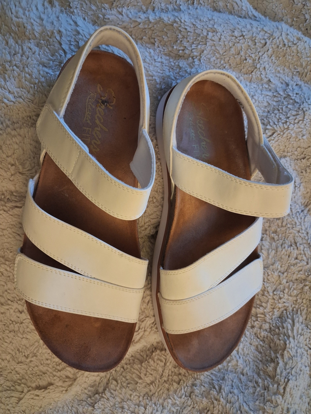 Skechers Women’s White Triple-Strap Relaxed Fit Sandals